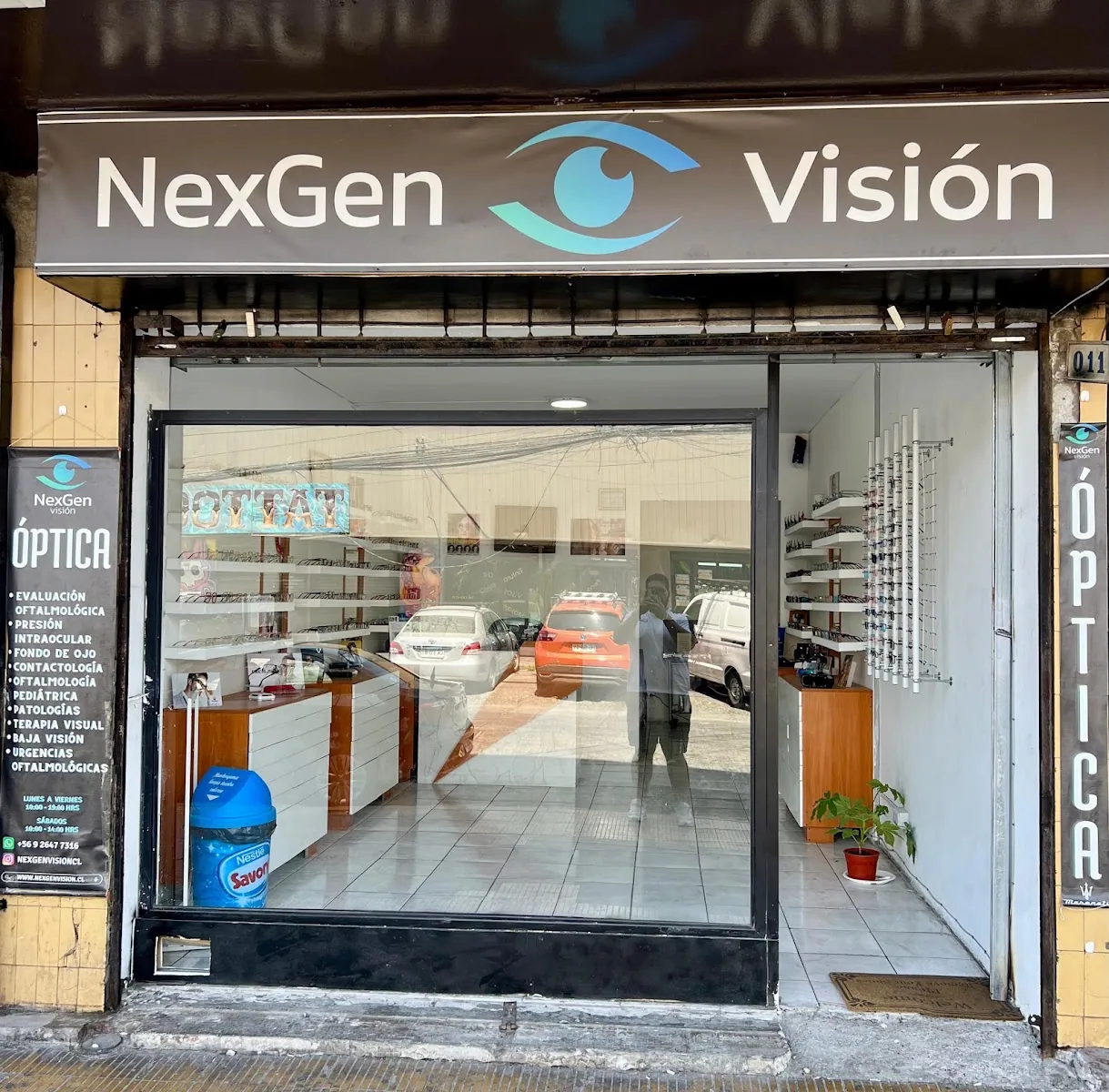 Fachada de la óptica NexGen Visión en Carvajal 37, La Cisterna